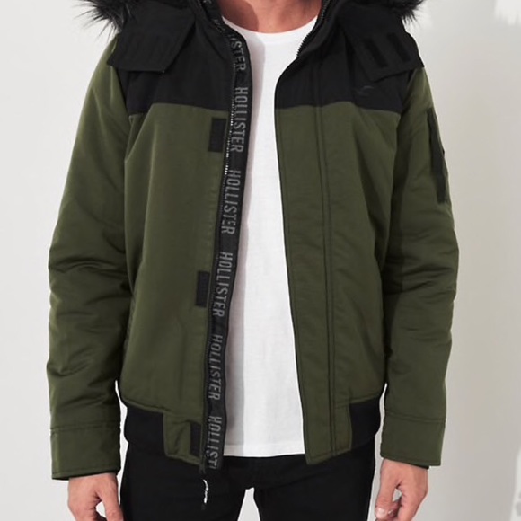 Hollister Sherpa-Lined Hooded Bomber Jacket Men - Picture 2 of 4